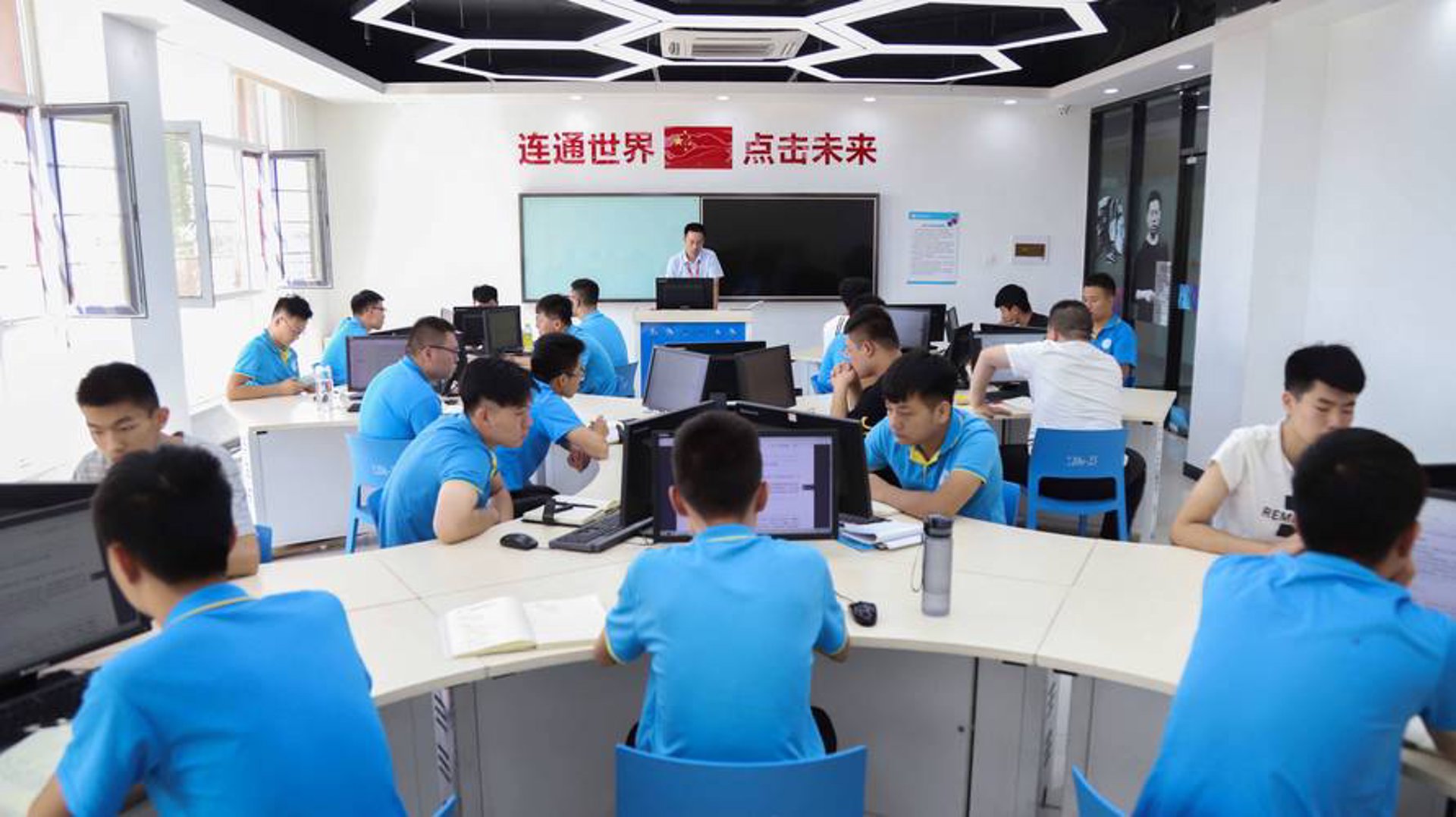 商城小程序定制：解锁零售业新玩法
